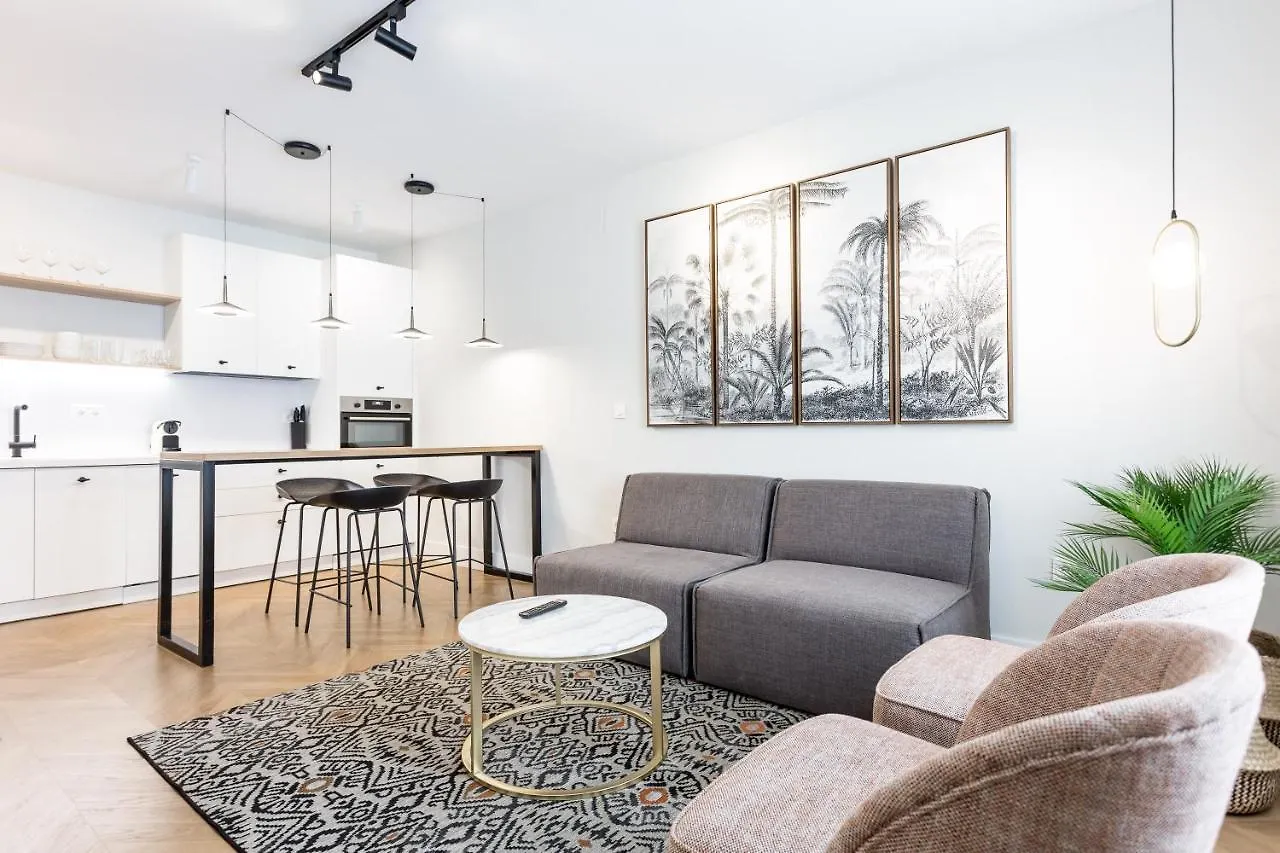 Eleven Real De La Carreteria, By Homing U Apartment Seville 0*,